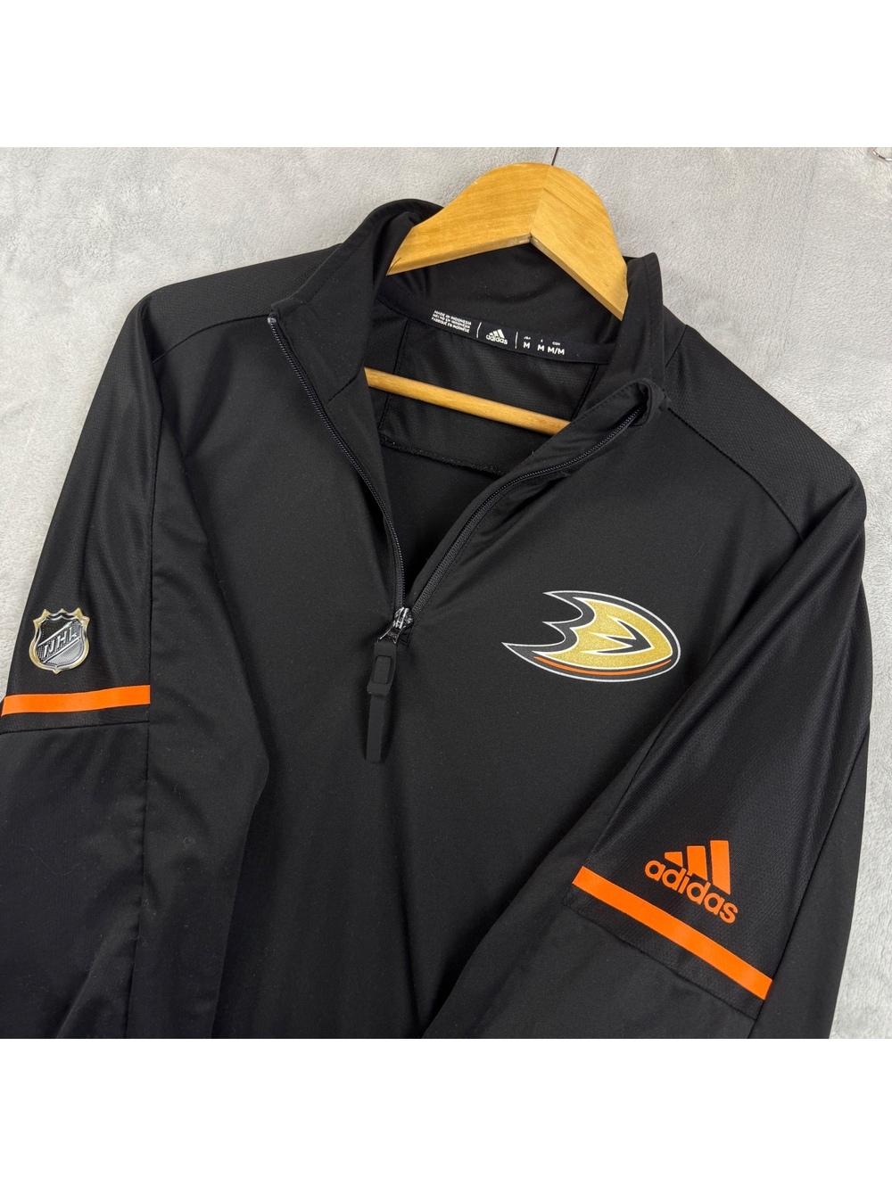 Adidas Anaheim Ducks Men’s M NHL Black Quarter Zip Pullover Hockey Team Issued